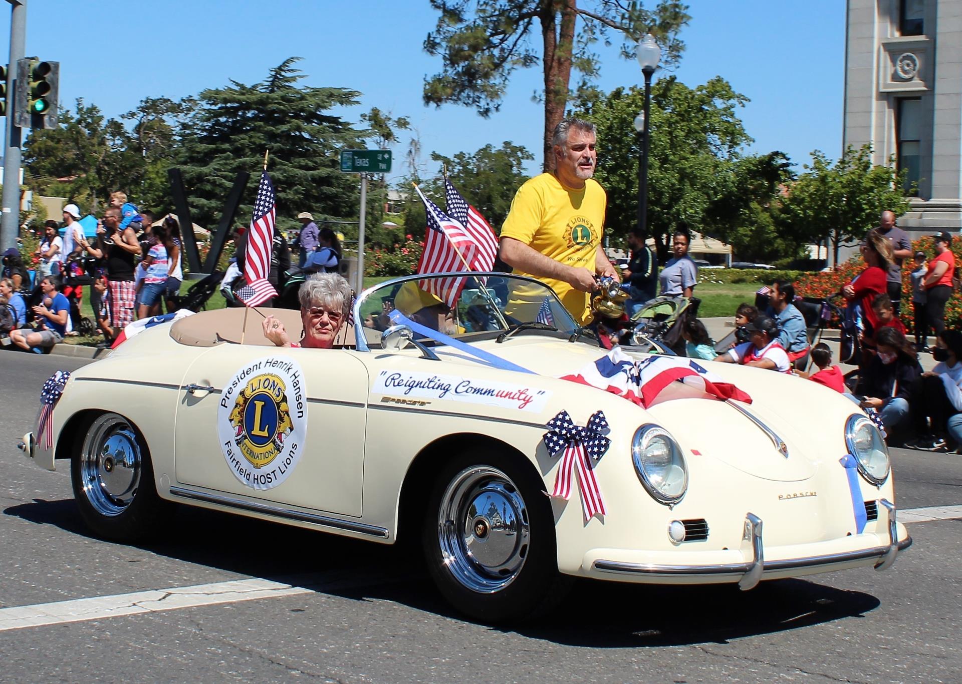 Fairfield Lions car in parade